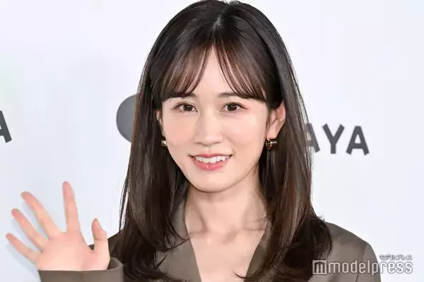 前田敦子、大胆露出カットで潔い脱ぎっぷり インナー着けていない自転車ショットは「私の願望が出ています」【Beste】