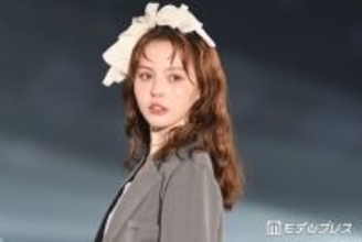 加藤ナナ、ミニ丈ワンピで美脚際立つ「スタイル抜群」「さすがの着こなし」と反響【サツコレ2026S/S】