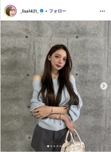 “2児の母”渡辺リサ、夫・広島カープ小園海斗選手との2ショット披露「ユニフォーム姿可愛すぎ」「ビジュ最高」の声