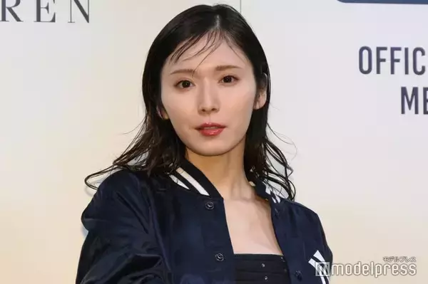 松岡茉優、ショートヘアで印象ガラリ 役ビジュアルに驚きの声「かっこよすぎて二度見」
