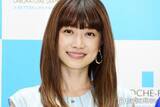 「ヨンア、ミニスカゴルフウェア姿で美脚全開「スタイル抜群で見惚れる」「着こなしが最高にお洒落」と絶賛の声」の画像1