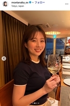 テレ朝・田中萌アナ、ノースリワンピ衣装ショットに反響「大人っぽくて素敵」「健康的でスタイル抜群」