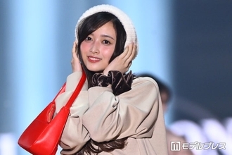 乃木坂46井上和、ミニスカ着こなす ニット帽で冬らしさプラス【TGC2026A/W】