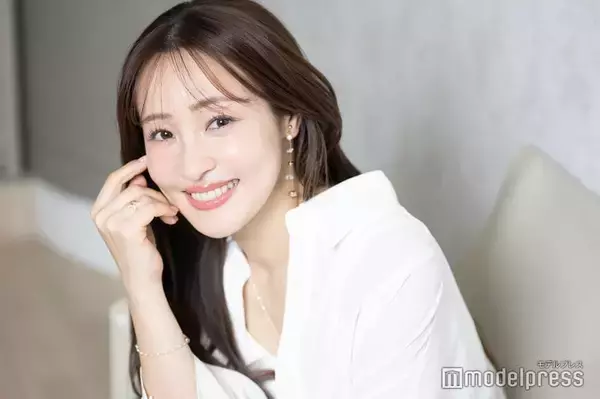 “急な美人化”話題の大沢あかね「超マイナスからのスタート」美容に目覚めたきっかけ・実践するホームケア伝授 多忙な中で支えられた夫・劇団ひとりの行動とは