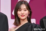 「山下美月、美肩際立つワンショルドレス姿披露「神話の女神みたい」「華奢で憧れる」と絶賛の声」の画像1