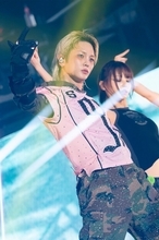 SHINeeキー、ソロ公演で“カリスマ性”溢れる圧巻ステージ 初の日本ホールツアーも決定【日程・会場】