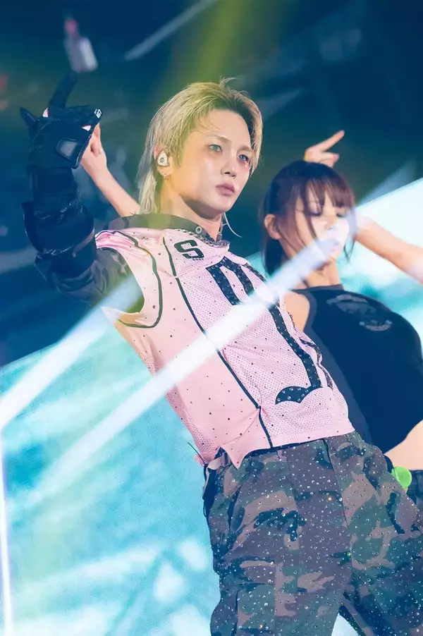 SHINeeキー、ソロ公演で“カリスマ性”溢れる圧巻ステージ 初の日本ホールツアーも決定【日程・会場】