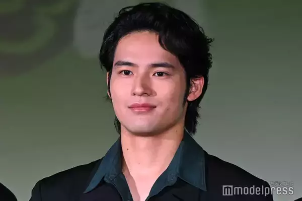 水上恒司、ツートンカラー奇抜ヘアで印象ガラリ「普段とのギャップすごい」「一瞬誰かと」の声