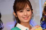 「第1子出産の久慈暁子、夫・バスケ渡邊雄太選手＆子どもとの家族ショット公開「身長差にびっくり」「パパの手が優しい」」の画像1