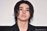 「村上虹郎、インスタ更新で謝罪「自身の言葉で当時のことをお話しさせていただければ」元交際相手への暴行疑いで書類送検」の画像1