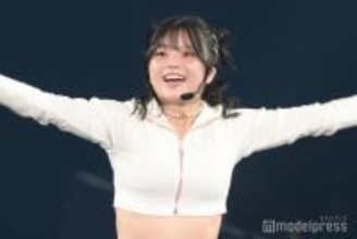 ダイエットYouTuber加藤ひなた、ミニスカ姿でアメリカ満喫「透明感爆上がり」「スタイル抜群」の声