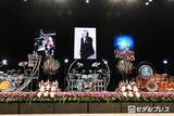 「LUNA SEAドラマー真矢さん「お別れの会」に約1000人参列 祭壇には3つのドラム並ぶ」の画像1