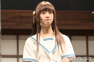 乃木坂46メンバー、ダメージタイツ×ミニスカで美脚チラリ 卒業目前の衣装ショットに「脚が綺麗すぎる」「永久保存版」と絶賛の声