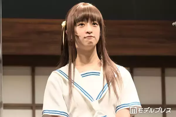 乃木坂46メンバー、ダメージタイツ×ミニスカで美脚チラリ 卒業目前の衣装ショットに「脚が綺麗すぎる」「永久保存版」と絶賛の声