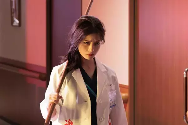 橋本環奈、役との共通点に「私のこと言っているのかな」吉田鋼太郎は“最高の親父”【「ヤンドク！」インタビュー】