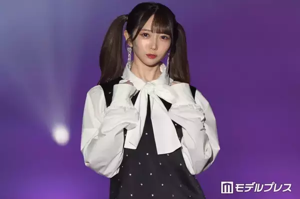 ≠ME谷崎早耶、パーカー×ミニスカの私服ショットにファン悶絶「新鮮なコーデ」「美脚すぎる」