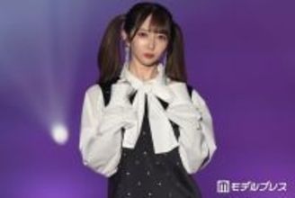 ≠ME谷崎早耶、パーカー×ミニスカの私服ショットにファン悶絶「新鮮なコーデ」「美脚すぎる」