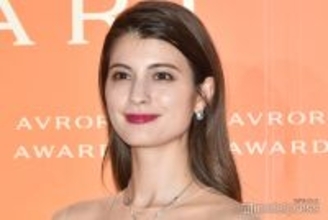 マギー、美脚際立つシースルースカート姿「脚に目が行く」「お洒落上級者」とファン絶賛