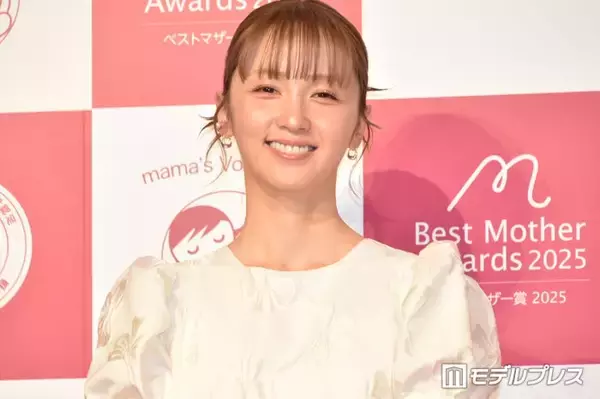 Dream Ami、サッカーユニ＆ミニスカでほっそり美脚披露「可愛すぎます」「スポーツスタイルも似合ってる」の声