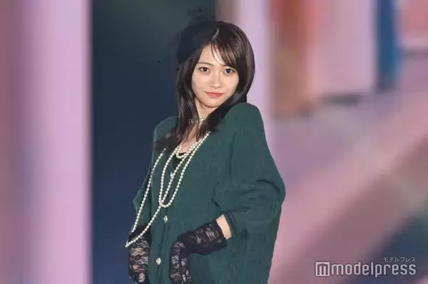 CUTIE STREET板倉可奈、色気たっぷり胸キュンコーデ「美脚すぎ」「スタイル抜群」の声【ガルアワ2025AW】