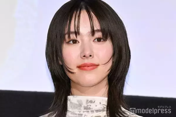 唐田えりか、美脚際立つドレス姿に釘付け「スタイル完璧」「オーラ凄い」