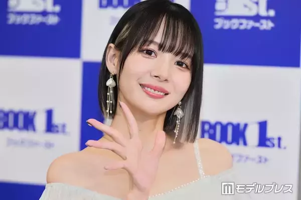 岡田紗佳、ノースリーブチャイナ風ドレス姿公開「透明感すごい」「スタイル良いから何着ても似合う」