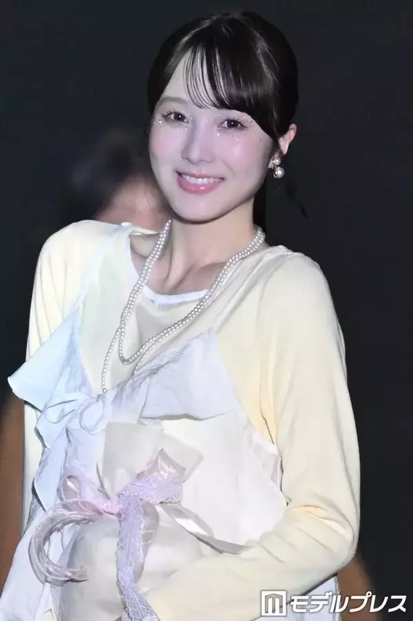 本田紗来、目元ストーン煌めく レイヤードスタイルが大人っぽい【TGC新潟2026】