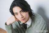 「原因は自分にある。武藤潤“想像の斜め上”こだわり演出でらしさ表現「僕の中での王道」取り入れたグループの要素とは【「燕飛」インタビュー】」の画像1