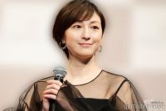 広末涼子、1年ぶりインスタ更新 笑顔でうつむく最新ショット公開