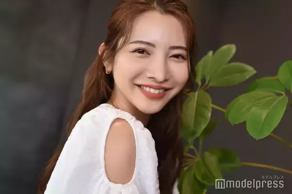 「バチェロレッテ2」尾崎美紀、恋人とのハワイ2ショット公開「イケメンなのがわかる」「幸せいっぱい」と反響