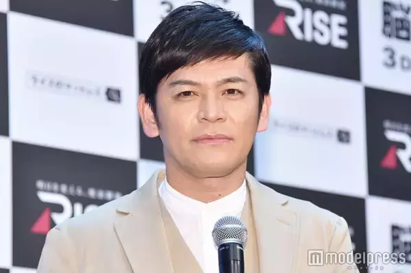 ますだおかだ岡田圭右、家族旅行での息子の横顔公開「子猿抱えてるの可愛すぎ」「最高に癒やされる」の声