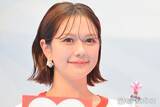 「村重杏奈、父親顔出しのバックハグショット公開「仲良し親子で素敵」「子どもの顔になってる」と反響」の画像1