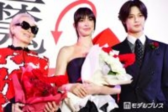 メリル・ストリープ＆アン・ハサウェイ「プラダを着た悪魔」コンビ、初の2ショット来日 &TEAM・Kも駆けつけ感激「夢のようです」