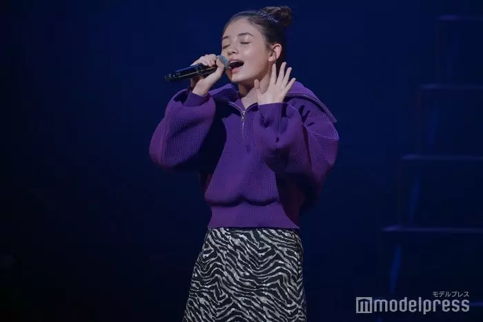 14歳の歌手 コナンのEDなど披露