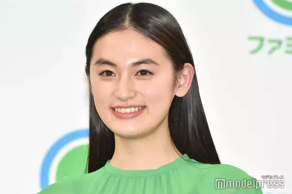 八木莉可子、ノースリーブドレスで美肩際立つ「女神かと」「夜景より綺麗」ファン絶賛