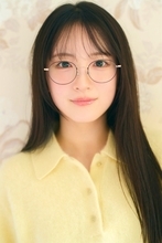 乃木坂46鈴木佑捺の撮り下ろしグラビア公開「6期生グラビア Nogizaka Colors」第3弾