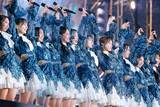「日向坂46、Wアンコールでサプライズ連発 デビュー舞台オマージュ・楽器演奏・ソロダンス…記念ライブで魅せる真骨頂【7回目のひな誕祭／セットリスト】」の画像1