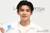 「なにわ男子・長尾謙杜「我ながら肌がきれい」生ツヤ肌を披露「ラ ロッシュ ポゼ」トーンアップUV アンバサダー就任」の画像1