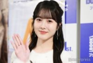 本田紗来、シースルーブラウス×ミニ丈で美脚際立つ春コーデに絶賛の声「スタイルが良すぎて異次元」「天使」