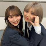 「櫻坂46守屋麗奈＆藤吉夏鈴、楽屋での“ほっぺハート”ショット解禁「櫻撮」先行カット」の画像1