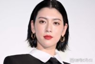 三吉彩花、30歳の節目目前に入れたタトゥー公開 大胆背中開きドレス姿が話題「自分らしく生きるという決意の証です」