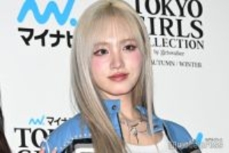 IVEリズ、キャミワンピ姿で美背中見せ「女神降臨」「背中まで美しすぎる」の声