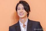 「山下智久「親戚みたいな関係」人気俳優とのプライベート2ショットに反響「オンモードとのギャップがすごい」「大好きな2人」」の画像1