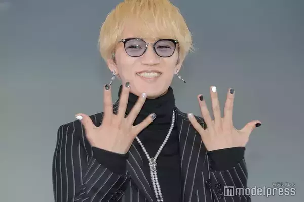 WEST.神山智洋、衣装からインスピレーション受けたシックなネイル披露 2年連続受賞に喜び【ネイルオブザイヤー2025】