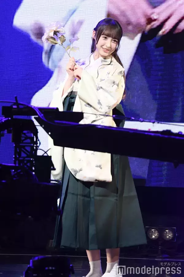 iLiFE!若葉のあ、メンカラ袴身にまとい「学生ランウェイ」初登場「可憐すぎる」「存在が奇跡」と注目集まる【学生ランウェイ】