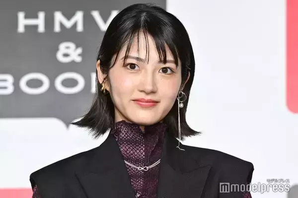 元乃木坂46若月佑美、ヒョウ柄ミニスカコーデにファン熱狂「破壊力すごい」「照れた表情が最高」