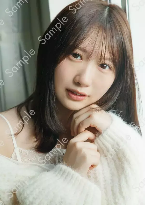 日向坂46藤嶌果歩、色とりどりな表情魅せる 1st写真集“書店別特典  