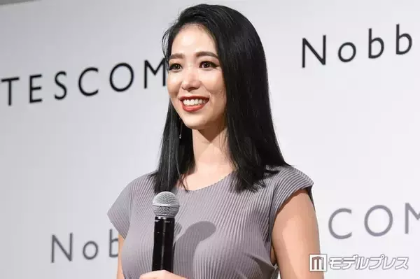 紅蘭、娘との密着ショット公開「かっこいい親子」「雰囲気そっくり」と反響