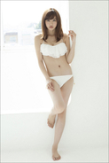 9頭身モデル・朝比奈彩、女子高生時代の"カラダのラインが浮かび上がった"サンタコスがセクシーだと話題に!!