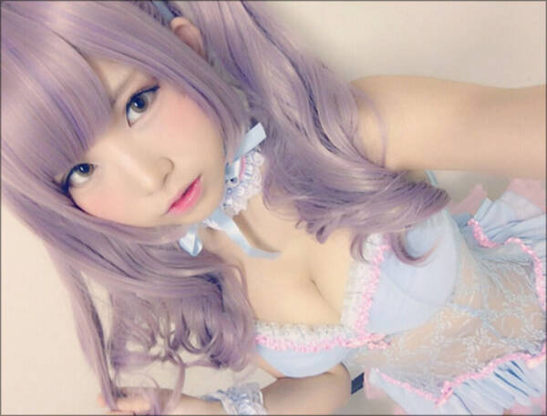 人気コスプレイヤー えなこ 胸元あらわなセクシー衣装でパンチラ連発 驚きの経済事情でも話題に 16年9月15日 エキサイトニュース